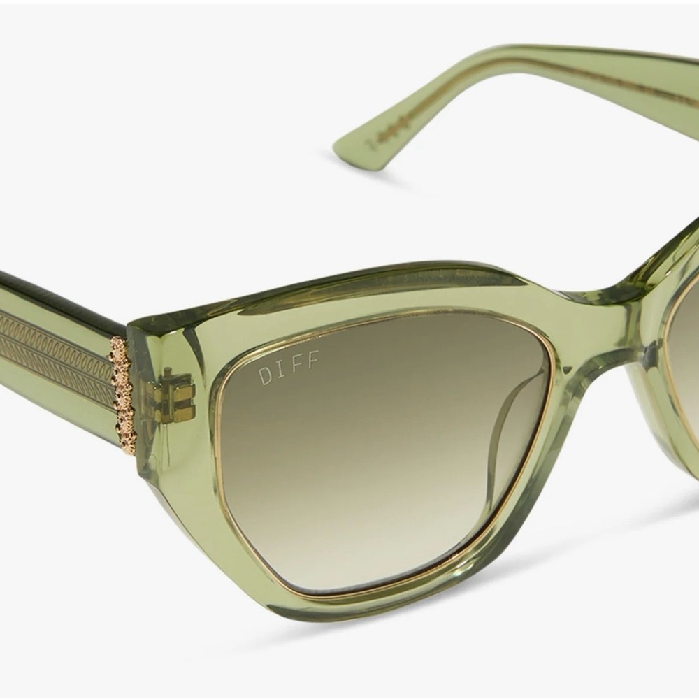 Diff Eyewear White Lotus Thailand Green Sunglasses - Picture 7 of 8